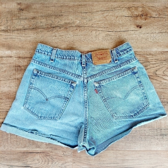 Vintage Levi's 565 Red Tag Denim Jean Shorts Sz 31 - Picture 7 of 7